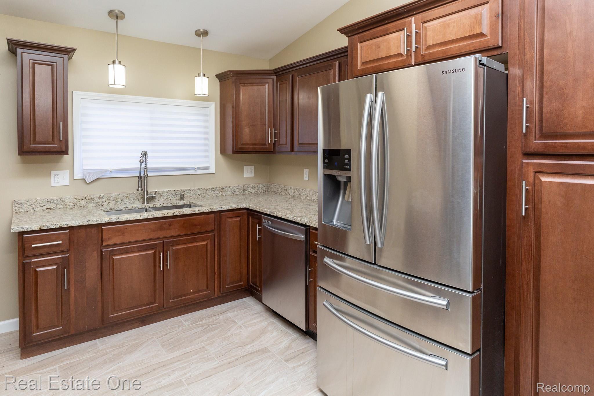 19130 Berg Road Detroit, MI 48219 - Photo 12 of 38 19130BergRd-12.jpg