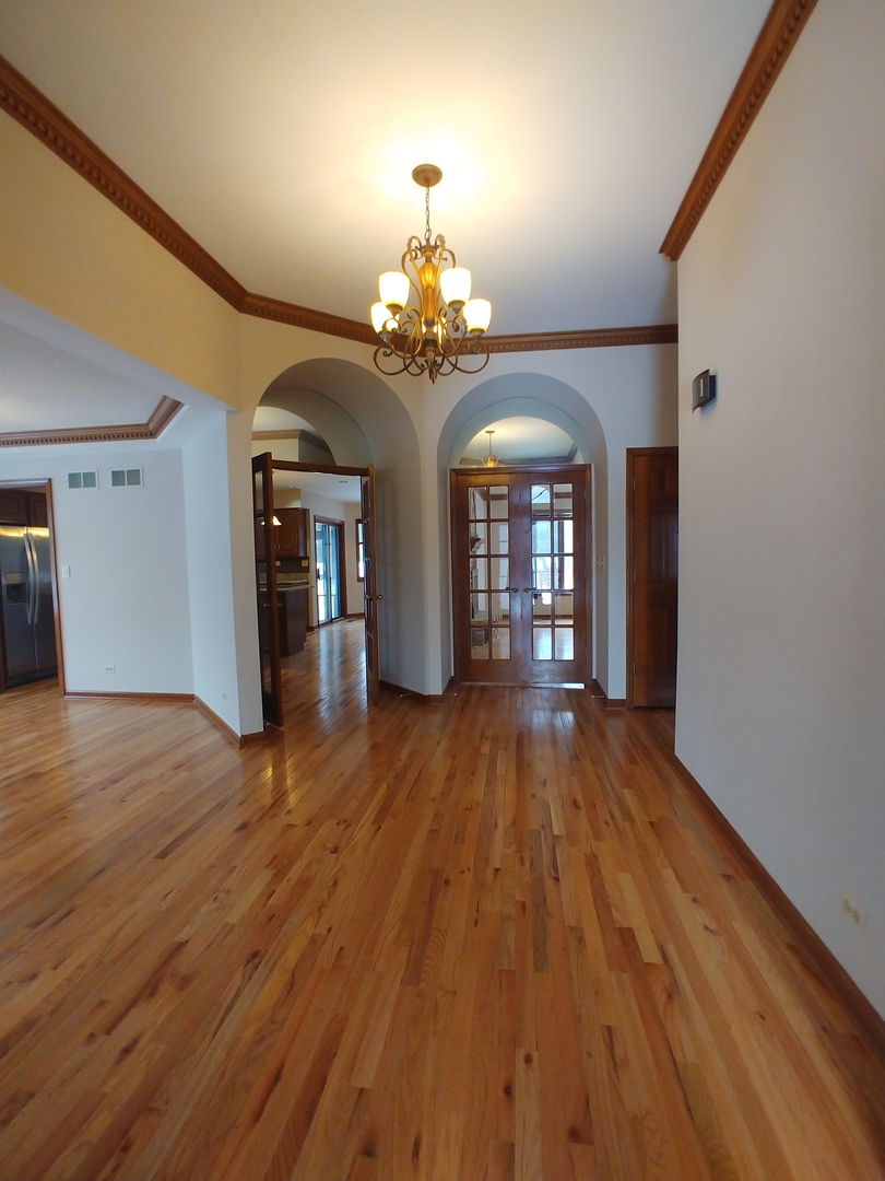 9638 Book Road Naperville, IL 60564 - Photo 2 of 25