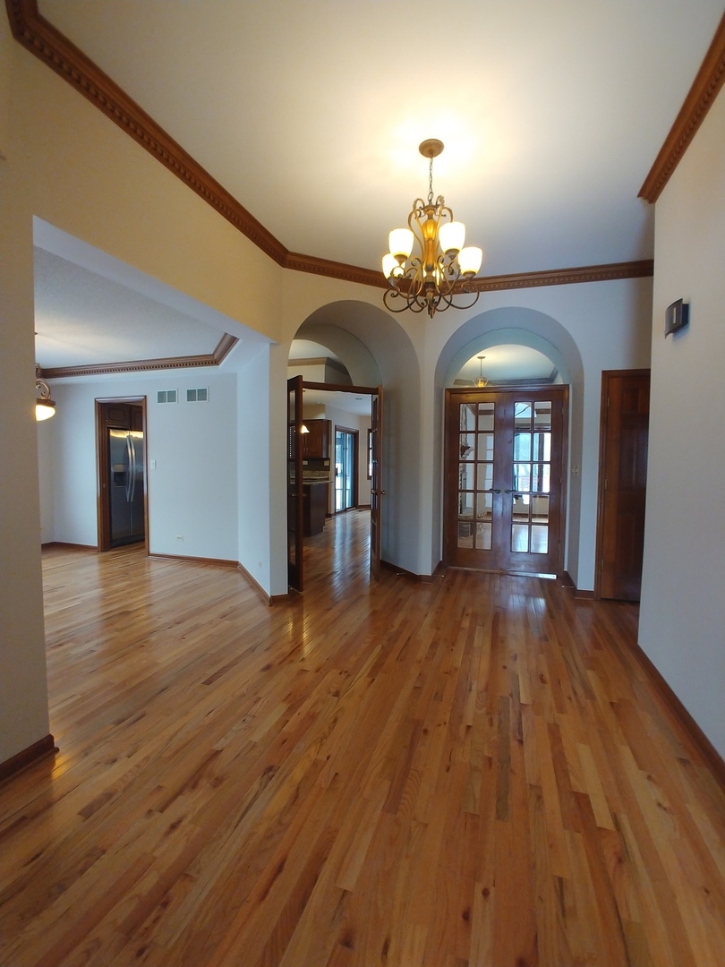 9638 Book Road Naperville, IL 60564 - Photo 4 of 25