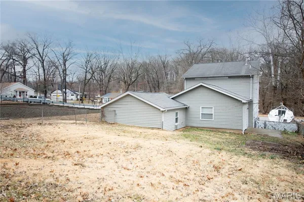 $2,100 | 14 Jefferson Avenue, Valley Park, MO 63088