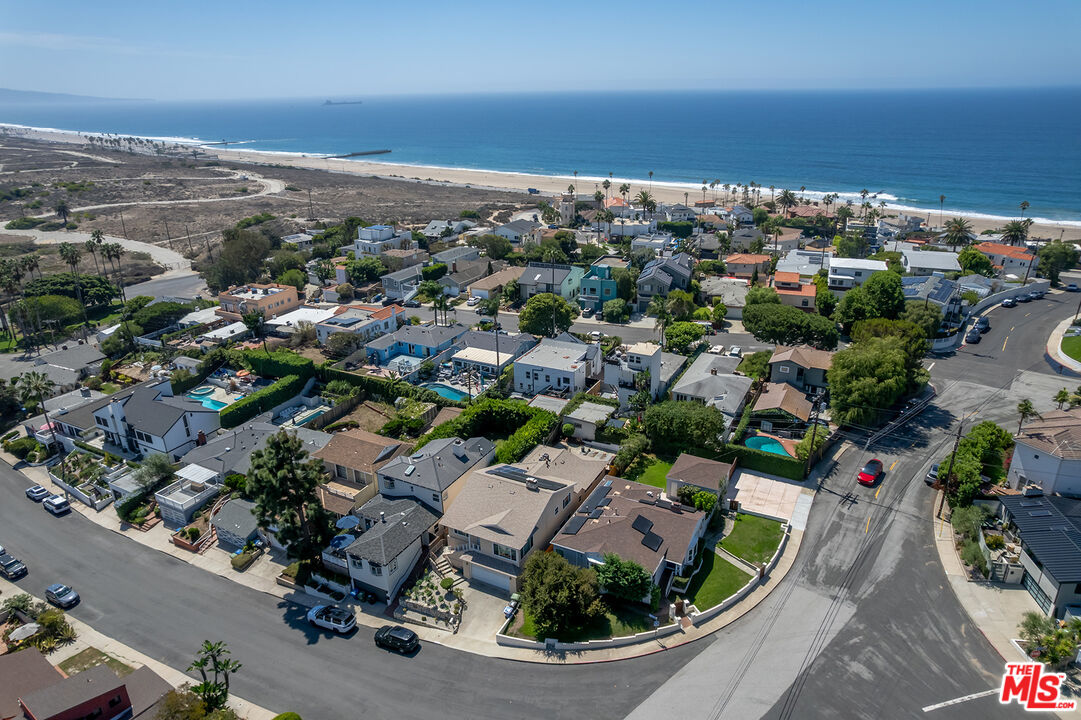 7501 Earldom Avenue Playa del Rey, CA 90293 - Photo 34 of 35 Gallery Image 34