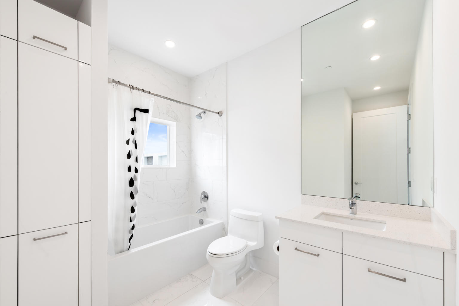 1811 Northwest 42nd Drive Boca Raton, FL 33431 - Photo 14 of 21 2nd bath