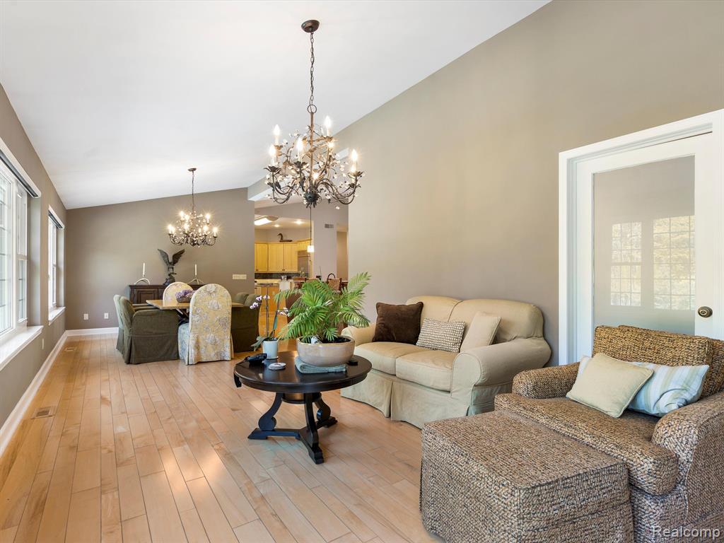 10333 Gibbs Road Clarkston, MI 48348 - Photo 35 of 87