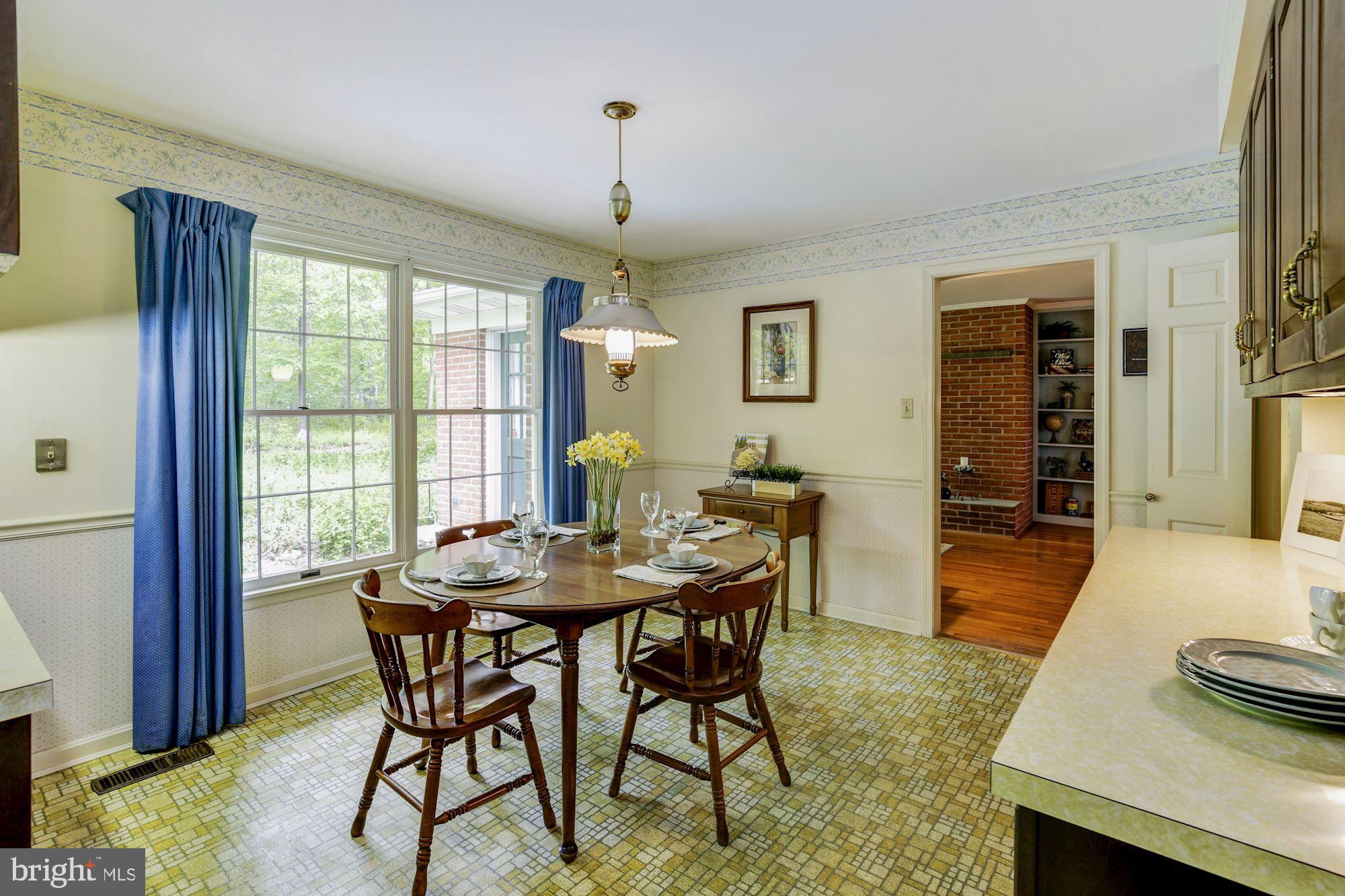 17901 Barnesville Road Barnesville, MD 20838 - Photo 13 of 42 Breakfast Room