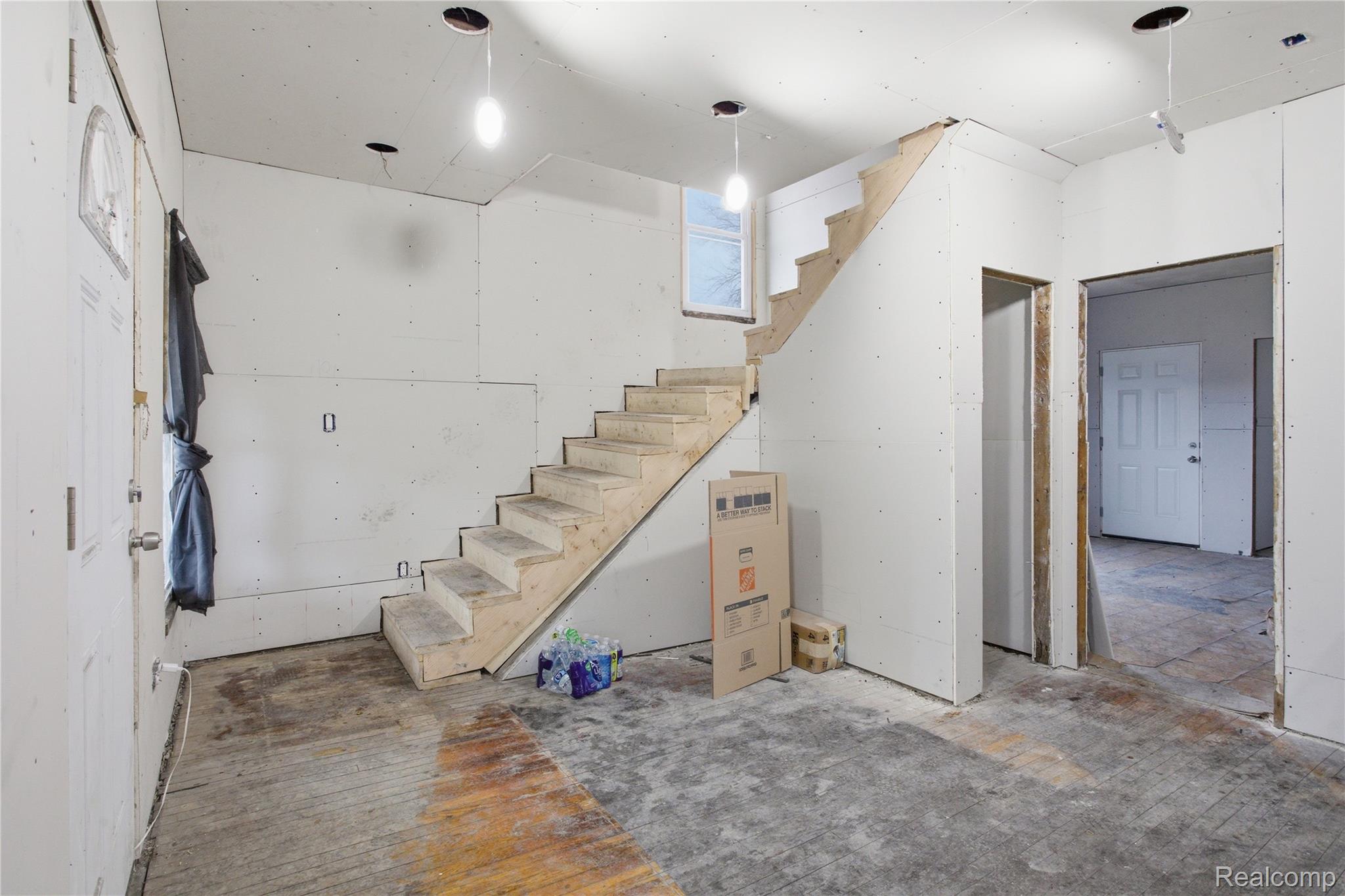 4624 Pacific Street Detroit, MI 48204 - Photo 4 of 39 Below grade area with stairs