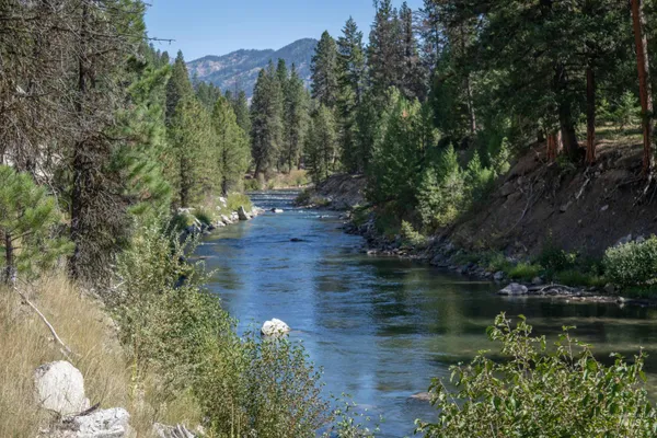 $225,000 | 12 Plateau Road, Lowman, ID 83637