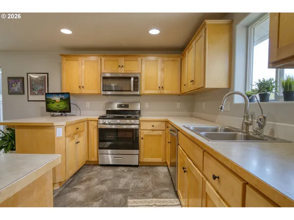 $499,000 | 34385 Heron Meadows Drive, Scappoose, OR 97056