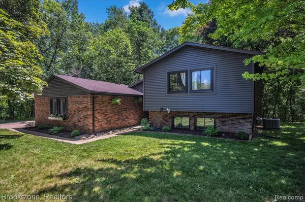 $374,900 | 5067 Algonquin Boulevard, Clarkston, MI 48348