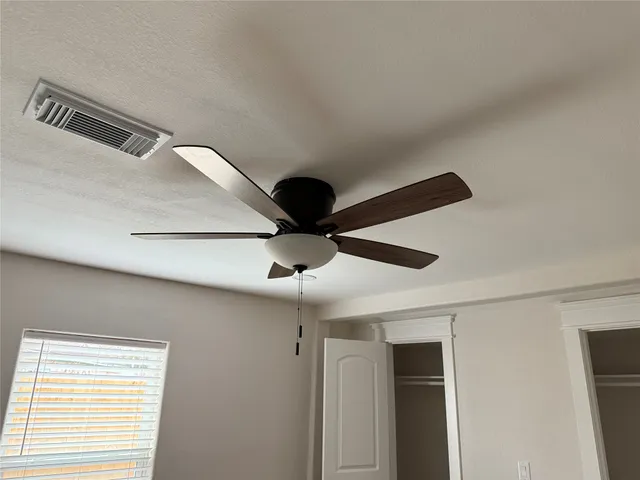 $1,800 | 5924 Honeysuckle Drive, Houston, TX 77087