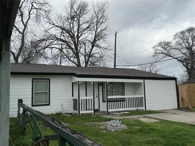 $1,800 | 5924 Honeysuckle Drive, Houston, TX 77087