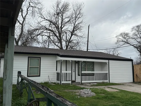 $1,800 | 5924 Honeysuckle Drive, Houston, TX 77087