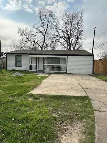 $1,800 | 5924 Honeysuckle Drive, Houston, TX 77087