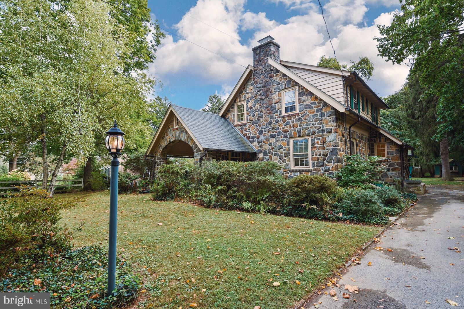 118 Spencer Road Devon, PA 19333 - Photo 2 of 45