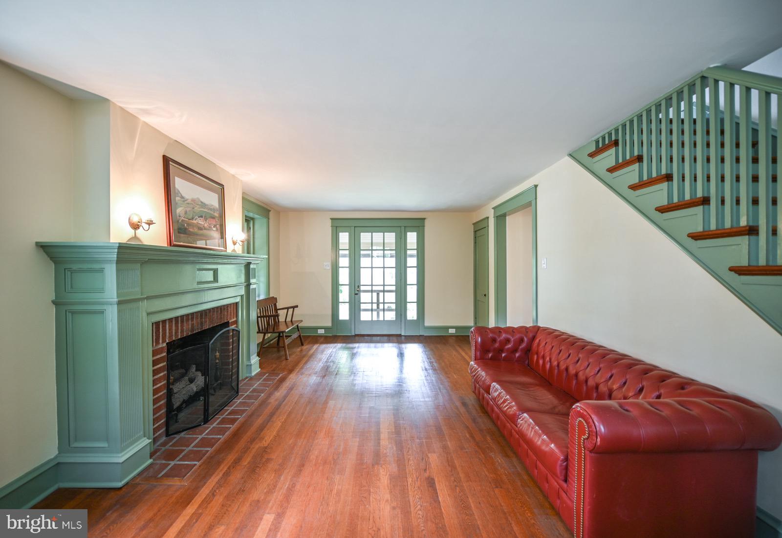 118 Spencer Road Devon, PA 19333 - Photo 13 of 45 Living Room