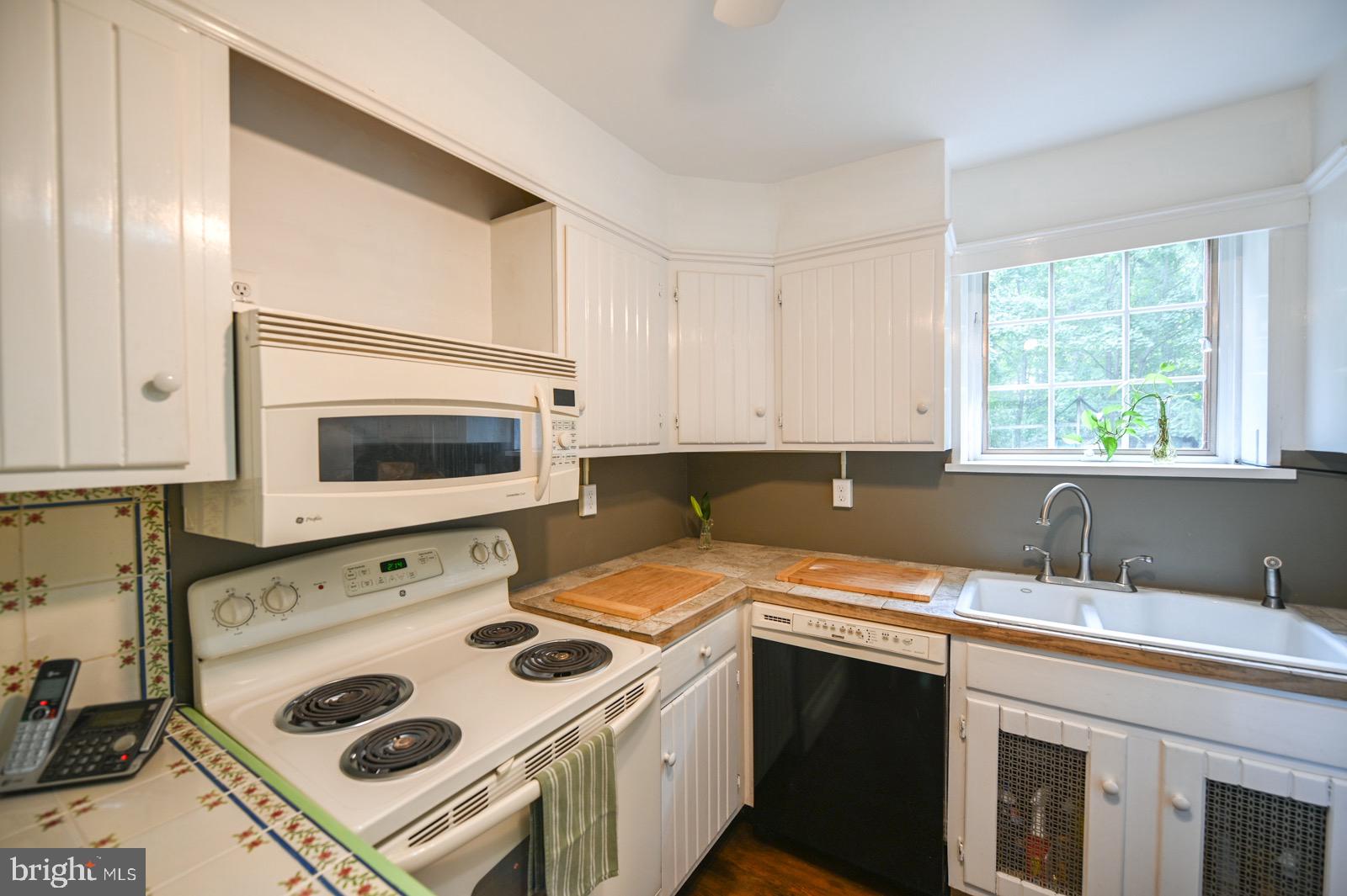 118 Spencer Road Devon, PA 19333 - Photo 23 of 45 Kitchen