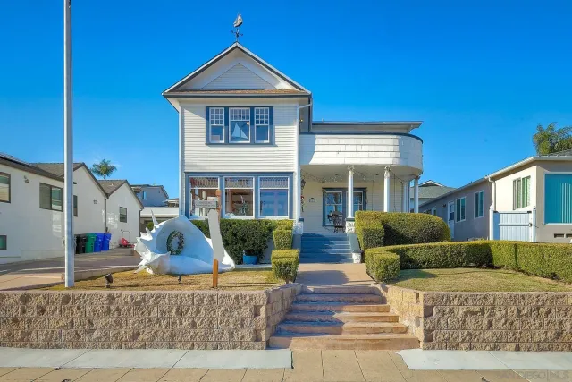 $1,750,000 | 952 Rosecrans Street, San Diego, CA 92106