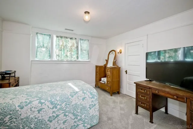 $1,750,000 | 952 Rosecrans Street, San Diego, CA 92106