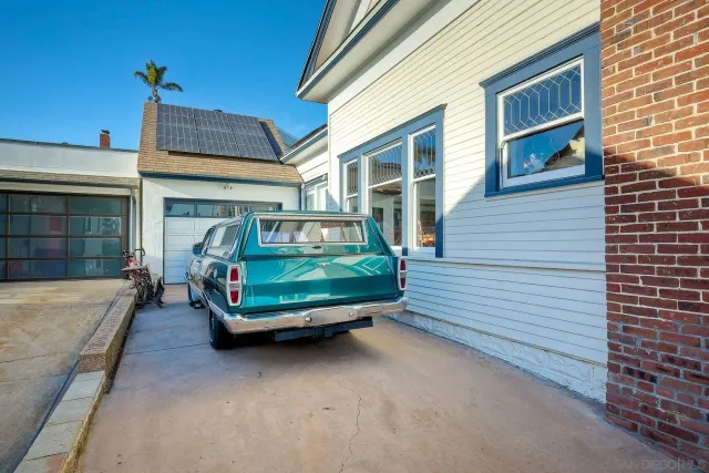 $1,750,000 | 952 Rosecrans Street, San Diego, CA 92106