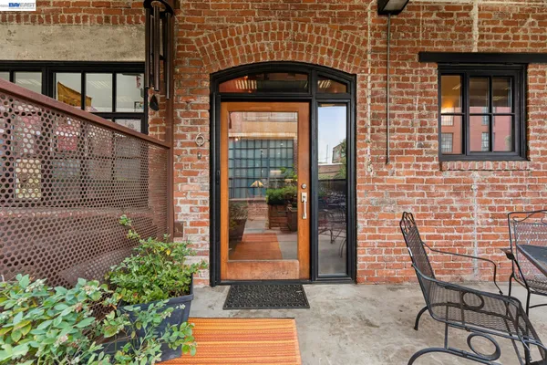 $649,000 | 425 East 11th Street, Unit 6, Oakland, CA 94606