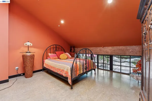 $649,000 | 425 East 11th Street, Unit 6, Oakland, CA 94606