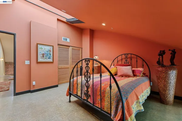 $649,000 | 425 East 11th Street, Unit 6, Oakland, CA 94606