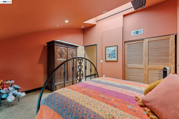 $649,000 | 425 East 11th Street, Unit 6, Oakland, CA 94606