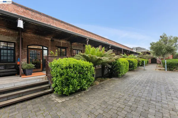 $649,000 | 425 East 11th Street, Unit 6, Oakland, CA 94606