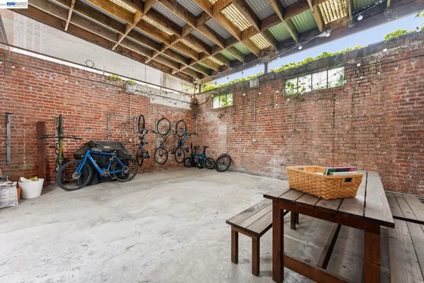 $649,000 | 425 East 11th Street, Unit 6, Oakland, CA 94606