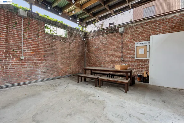 $649,000 | 425 East 11th Street, Unit 6, Oakland, CA 94606