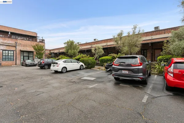 $649,000 | 425 East 11th Street, Unit 6, Oakland, CA 94606