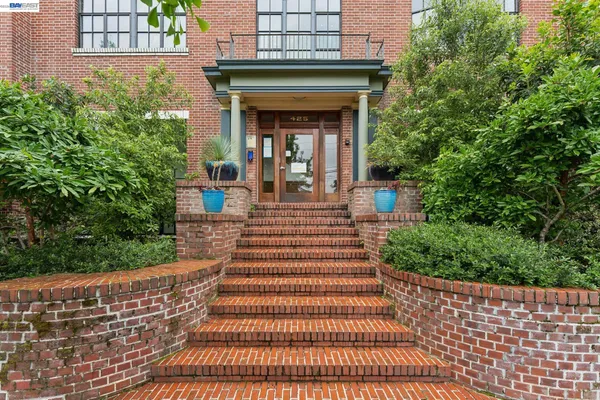 $649,000 | 425 East 11th Street, Unit 6, Oakland, CA 94606