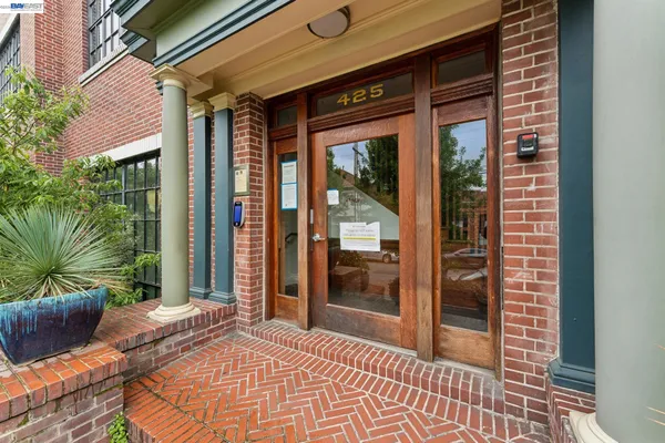 $649,000 | 425 East 11th Street, Unit 6, Oakland, CA 94606
