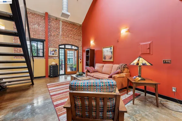 $649,000 | 425 East 11th Street, Unit 6, Oakland, CA 94606