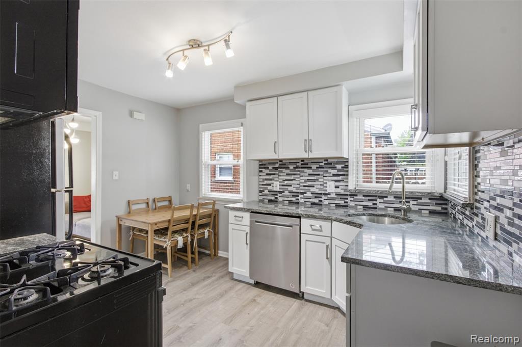 397 Longfellow Inkster, MI 48141 - Photo 7 of 16