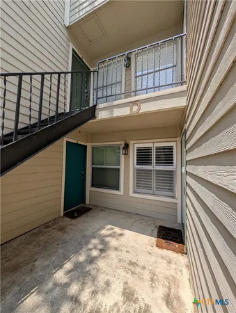 $1,895 | 551 Terminal Loop Road, Unit D5, McQueeney, TX 78123