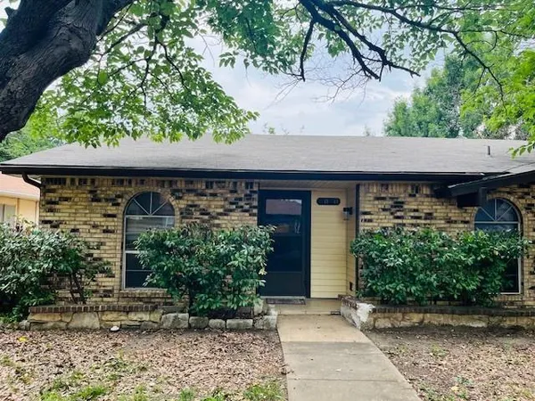 $2,150 | 5060 Arbor Glen Road, The Colony, TX 75056