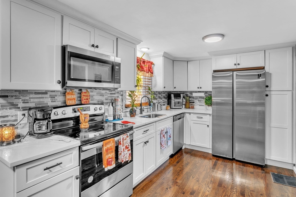 56 Winding Lane Springfield, MA 01118 - Photo 8 of 26 Gallery Image 8