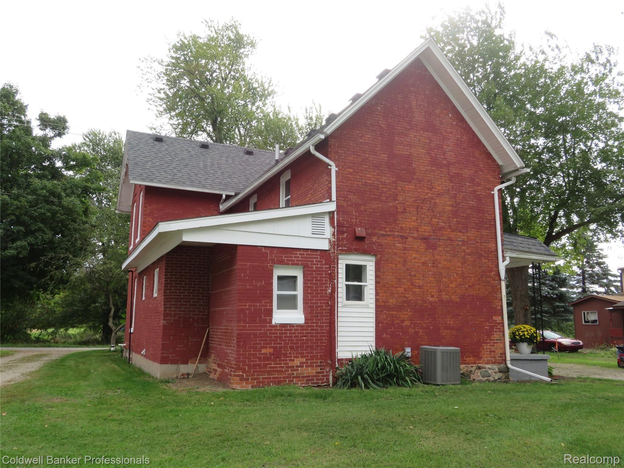 3964 South Ruess Road Owosso, MI 48867 - Photo 28 of 30 27 3694 bacck of home.JPG