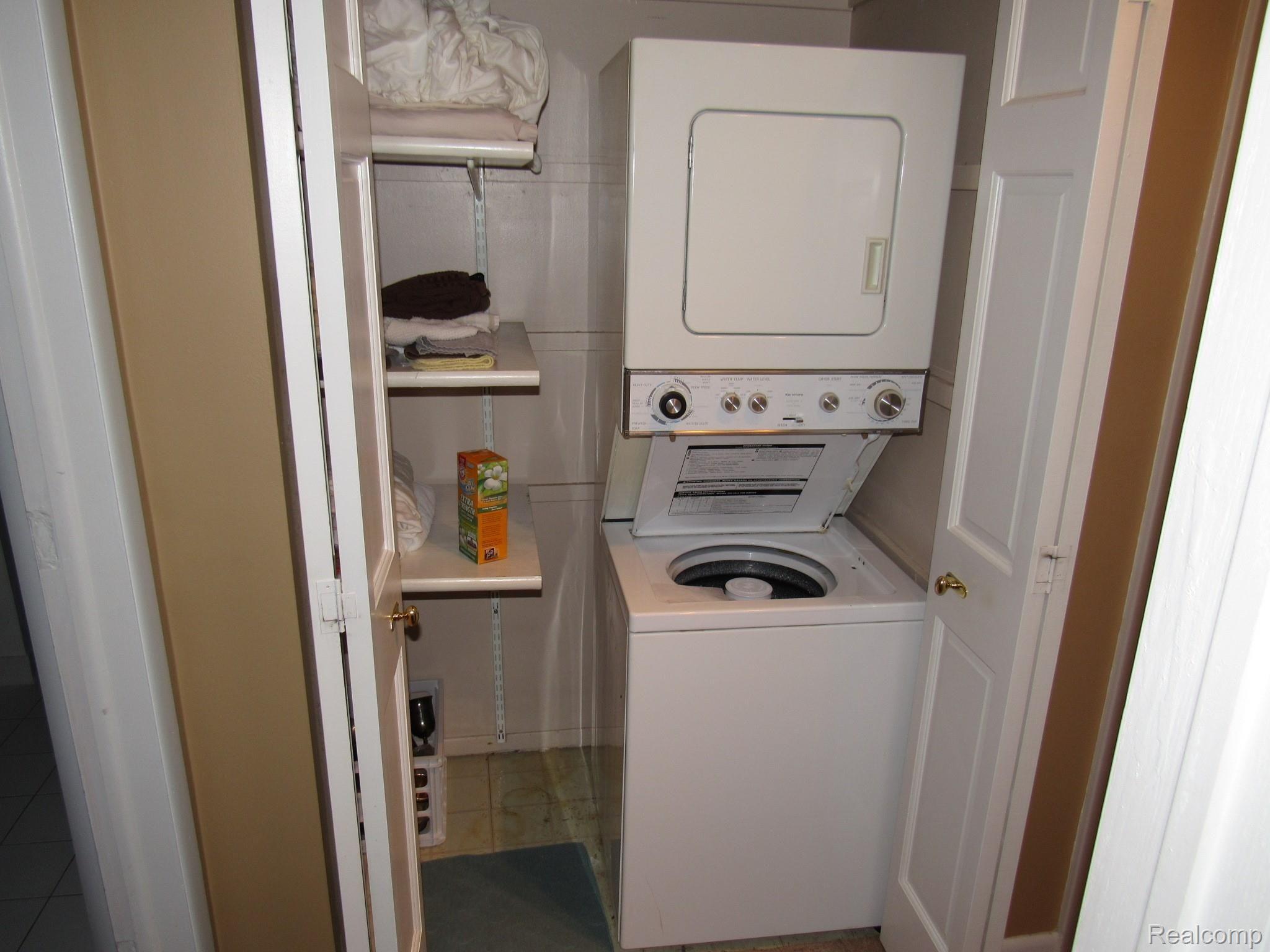 2005 Klingensmith Road, Unit 64 Bloomfield Hills, MI 48302 - Photo 19 of 43 2005 KLINGENSMITH BLOOMFIELD HILLS (60).JPG