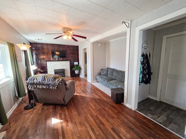 $57,500 | 127 Park Avenue, Flora, IL 62839