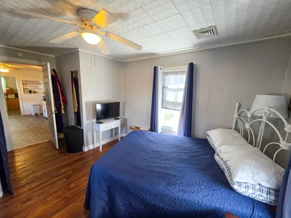 $57,500 | 127 Park Avenue, Flora, IL 62839