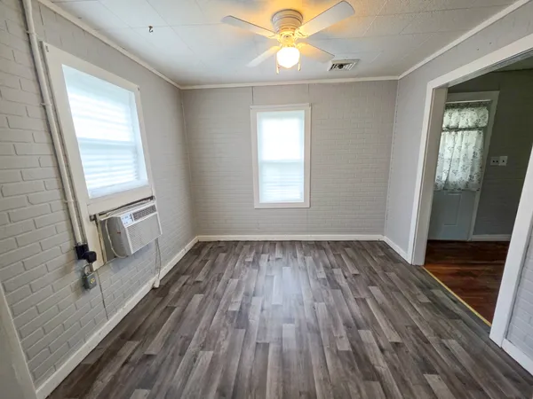 $57,500 | 127 Park Avenue, Flora, IL 62839