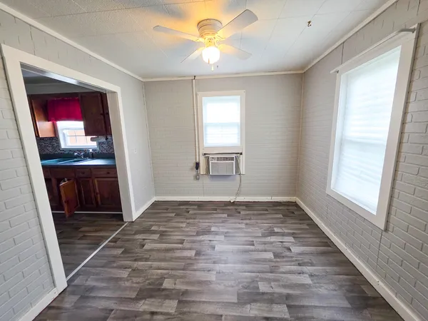 $57,500 | 127 Park Avenue, Flora, IL 62839