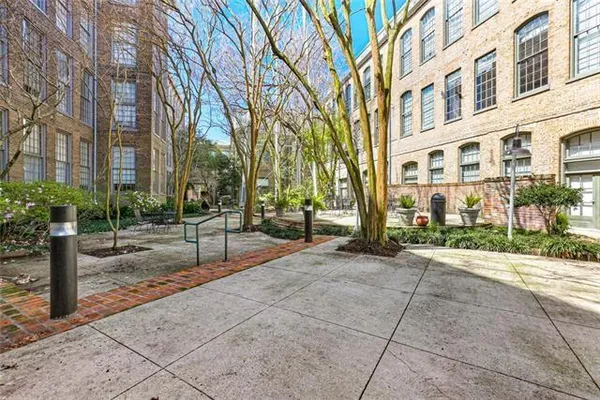 $1,700 | 920 Poeyfarre Street, Unit 214, New Orleans, LA 70130