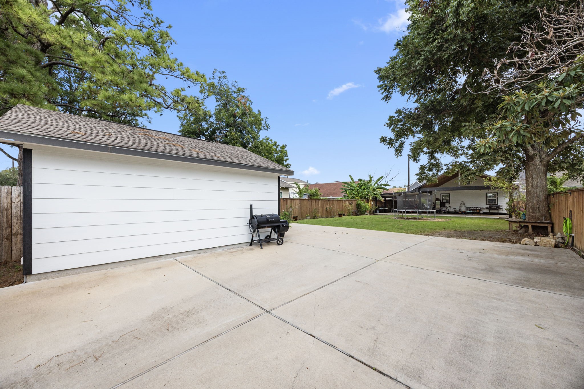 5221 McCormick Street Houston, TX 77023 - Photo 6 of 13 a view of a house with a outdoor space