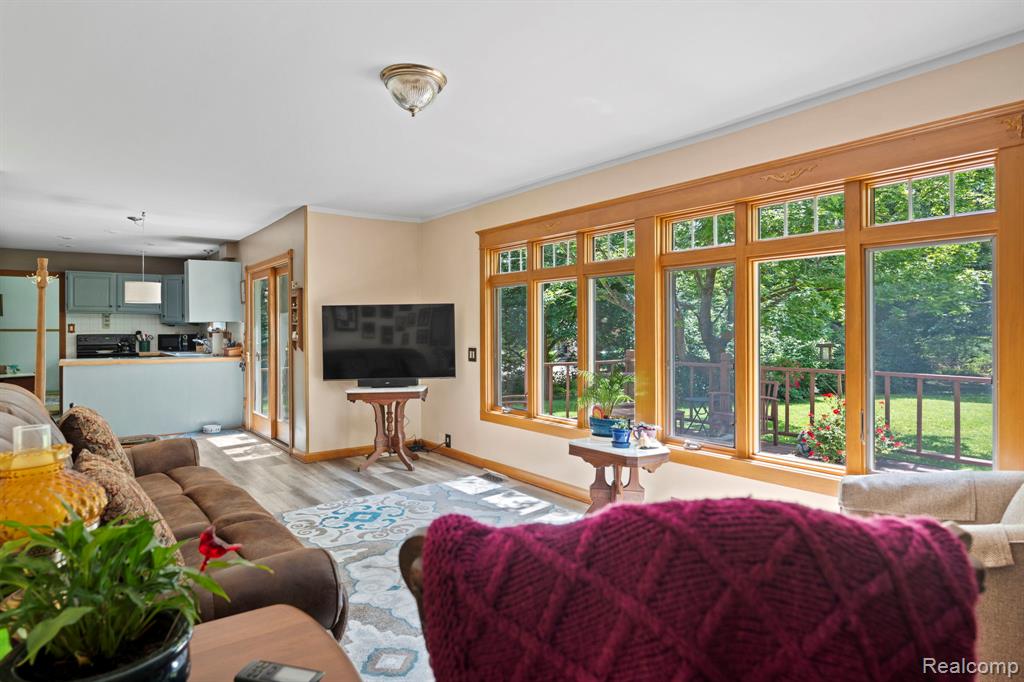 350 Mack Road Leonard, MI 48367 - Photo 13 of 46