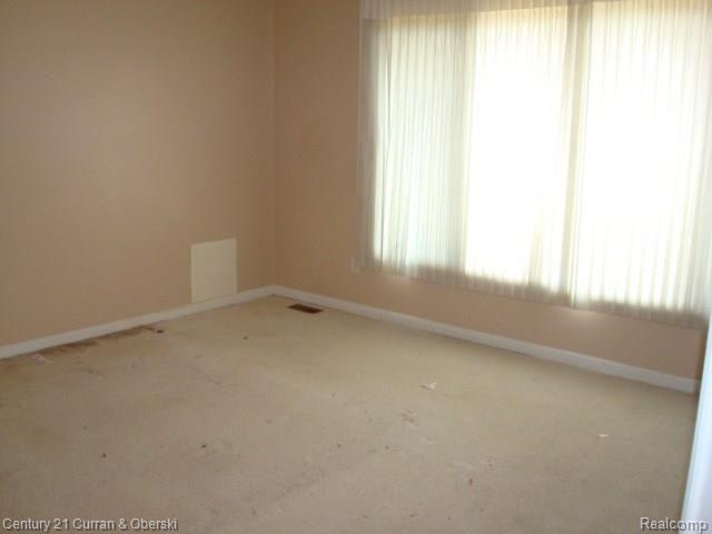 35377 Curtis Road Livonia, MI 48152 - Photo 20 of 59 DSC02006.JPG