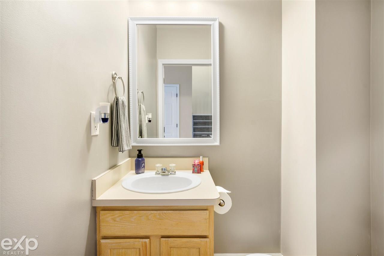 51845 Rivard Road New Baltimore, MI 48047 - Photo 11 of 34 50055937-10.JPG