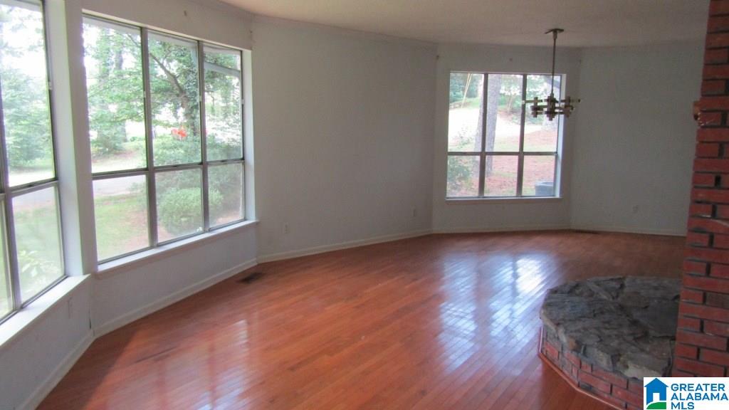 824 Overlook Circle Bessemer, AL 35023 - Photo 2 of 46