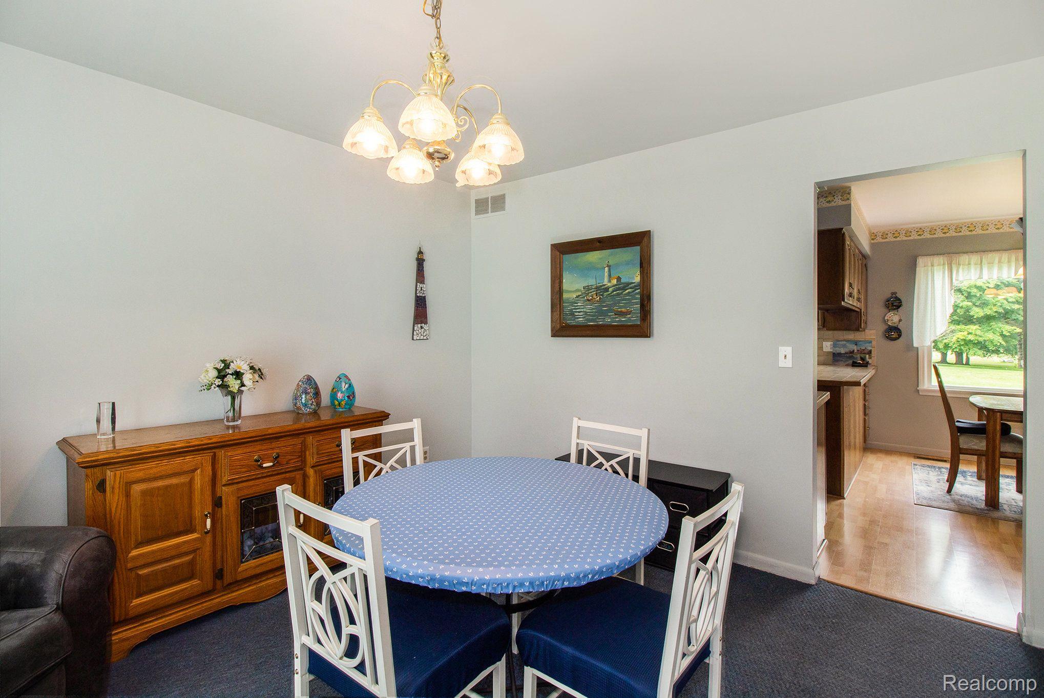 3510 Lantern View Howell, MI 48843 - Photo 8 of 25 Gallery Image 8